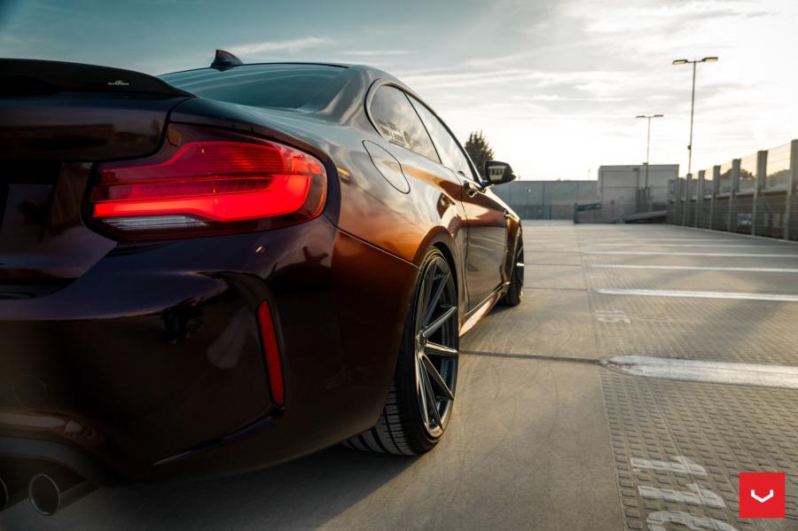 Детали экстерьера BMW M2 Coupe on Vossen Wheels (VFS-10) 2018 года  (фото 31 из 44)